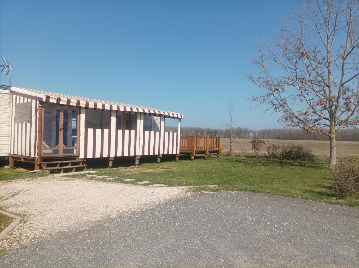 Mobil Home Le Galland De Dugny Onzain Bagian luar foto